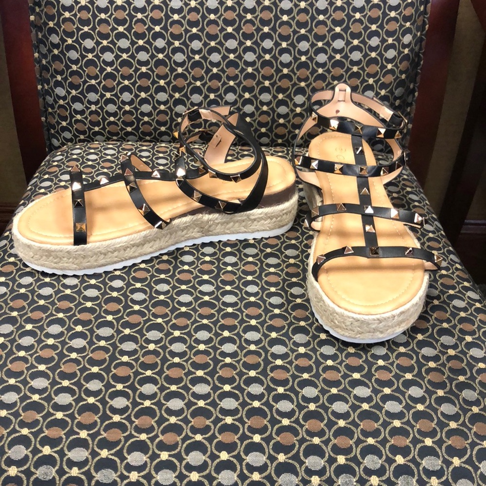 Platform sandals
